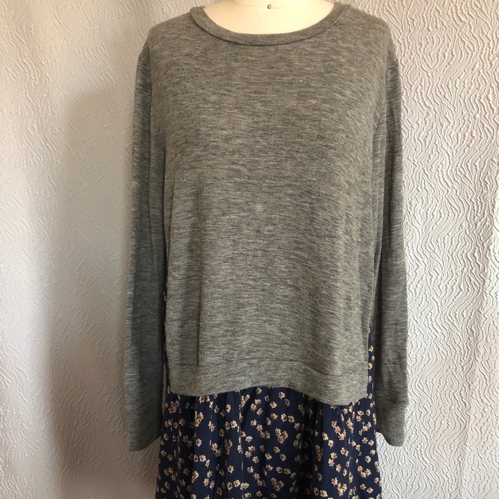 Gray Mona Style Sweatshirt with mock floral shirt